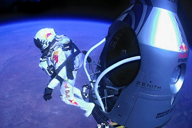 Felix Baumgartner springt aus der Raumkapsel