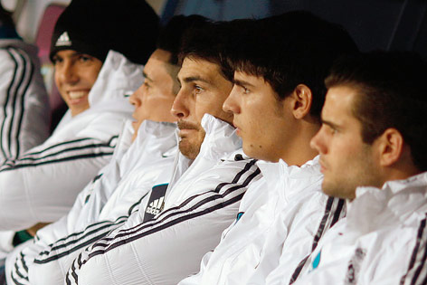 Torhüter Iker Casillas (Real Madrid) auf der Ersatzbank