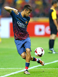 Neymar (Barca) am Ball