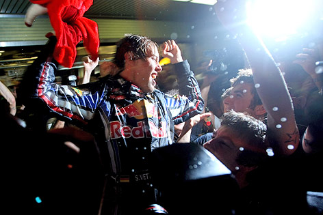 Jubel von Sebastian Vettel nach seinem ersten WM-Titel in Abu Dhabi 2010