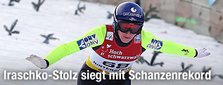 Landung von Skispringerin Daniela Iraschko-Stolz (AUT)