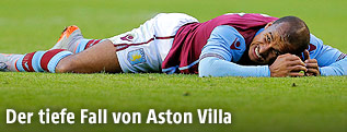 Gabriel Agbonlahor (Aston Villa) liegt am Spielfeld
