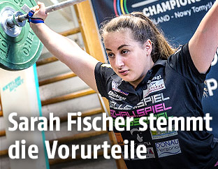 Gewichtheberin Sarah Fischer